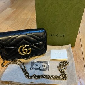 Gucci GG Marmont Matelasse Leather Super Mini Bag